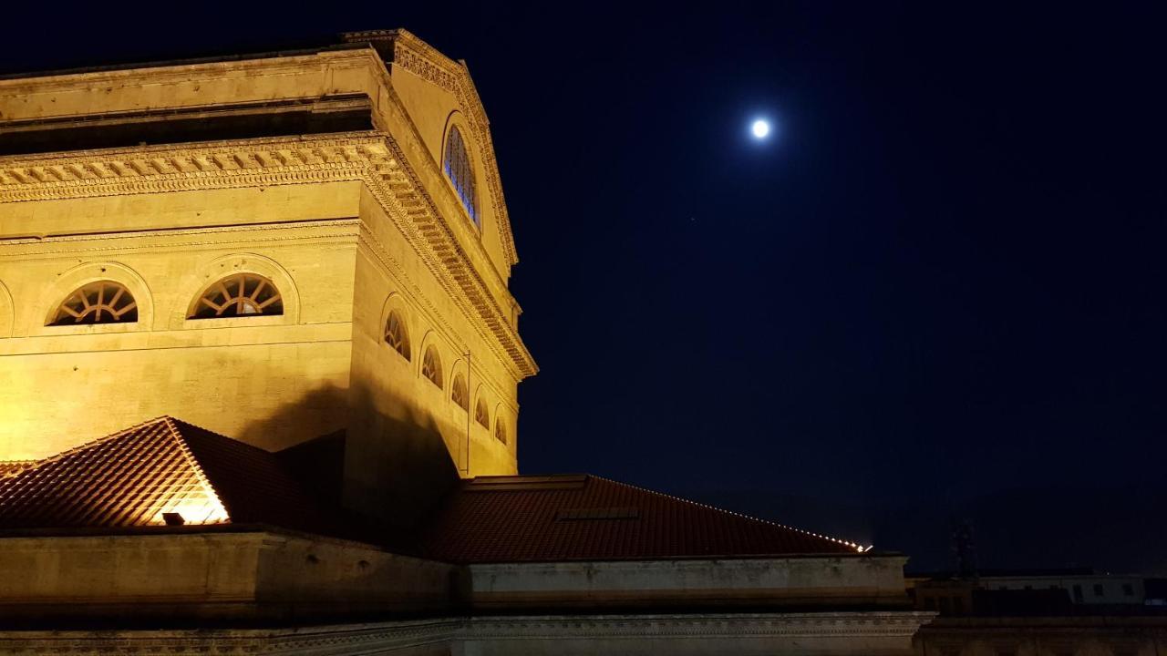 Opera House Bed & Breakfast ปาแลร์โม ภายนอก รูปภาพ