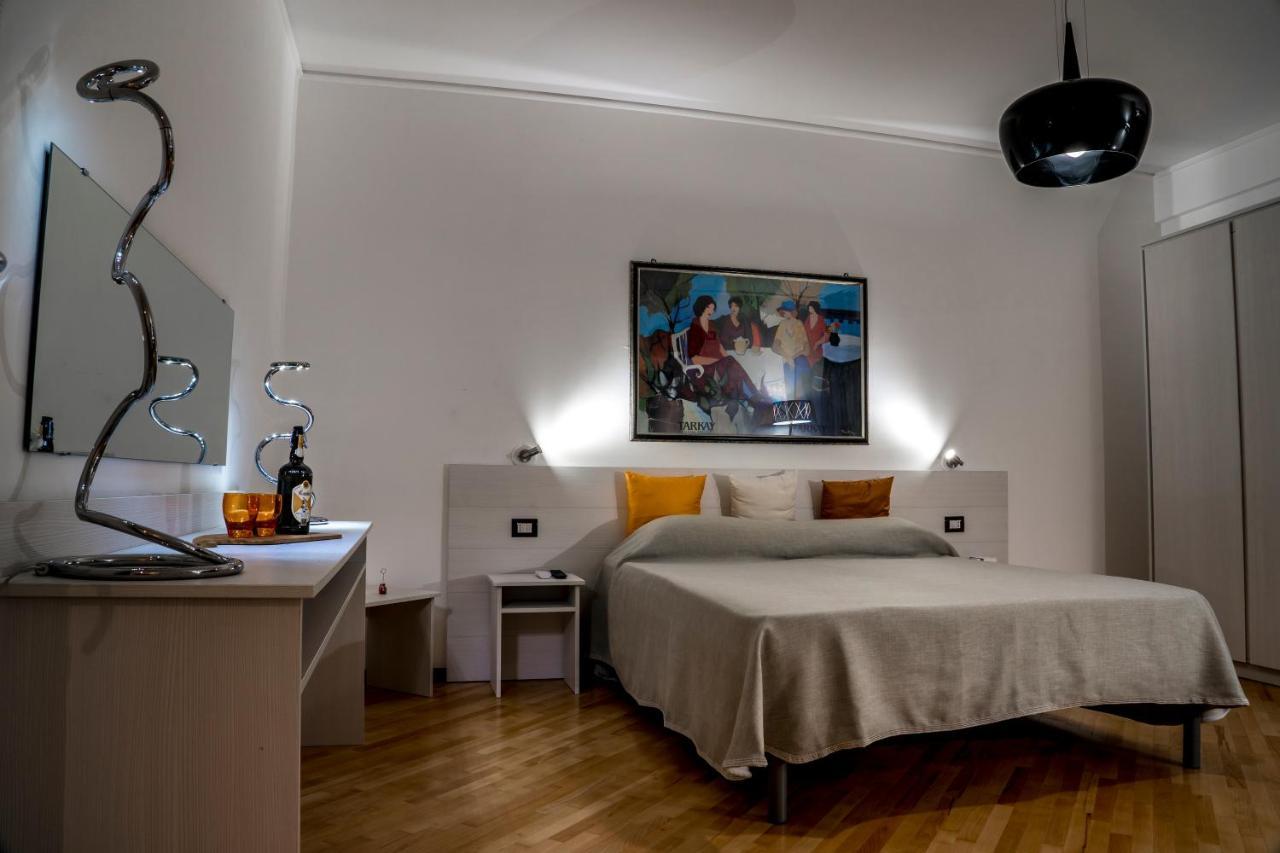 Opera House Bed & Breakfast ปาแลร์โม ภายนอก รูปภาพ
