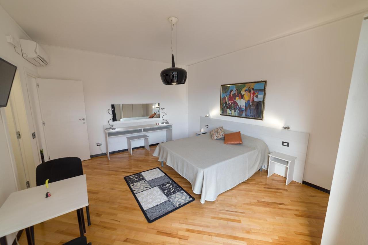 Opera House Bed & Breakfast ปาแลร์โม ภายนอก รูปภาพ